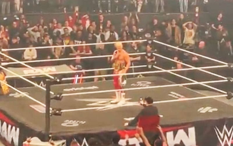 Lo que sucedió después de que WWE Raw salió del aire con Cody Rhodes en Bruselas
