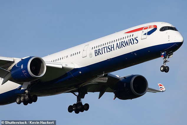 Según los informes, un miembro de la tripulación de British Airways ha sido detenido en Singapur después de violar a un colega de mayordías (foto de archivo)