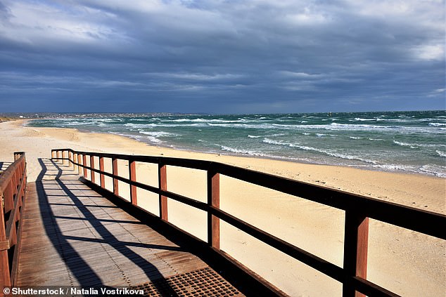 El cuerpo de la mujer fue descubierto en Seaford, a 36 km al sureste de Melbourne, el viernes