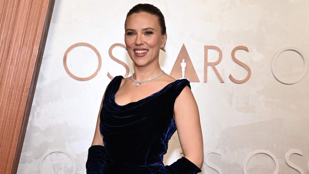 Scarlett Johansson revela por qué no le gusta tomar fotos con los fanáticos
