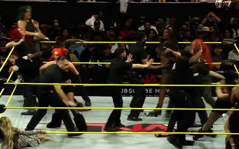 TNA Chaos entra en erupción cuando WWE NXT está estrellas Lash Legend, Jakara Jackson, Gigi Dollin y Tatum Paxley Crash Impact
