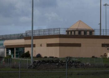 Una visión de la Institución Correccional Federal en Dublín el 14 de febrero de 2025 en Dublín, California. La administración Trump está considerando utilizar la institución correccional federal cerrada en Dublín, California, como un centro de detención de cumplimiento de inmigración y aduanas.