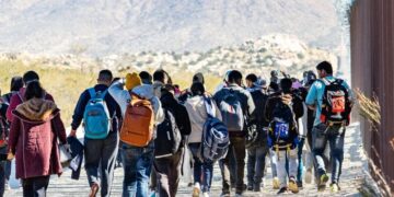 El Secretario de Trabajo advierte a los Estados podrían perder fondos federales si los inmigrantes ilegales obtienen beneficios de desempleo