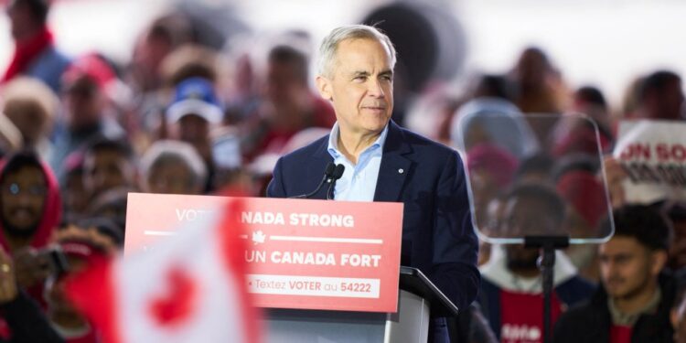 Mark Carney hablando en un rally de campaña.