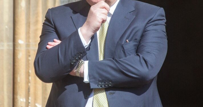 Príncipe Andrew, duque de York, saliendo de la Capilla de San Jorge.