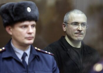 Platon Lebedev, socio comercial de Mikhail Khodorkovsky, en la corte.