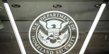 Miles de inmigrantes ilegales se han registrado en la aplicación de inicio de CBP para defender a CBP, dice CBP