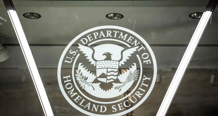 Miles de inmigrantes ilegales se han registrado en la aplicación de inicio de CBP para defender a CBP, dice CBP