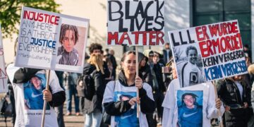 Miles se demuestran en Oldenburg después de la muerte de 21 años