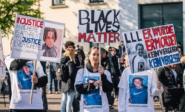 Miles se demuestran en Oldenburg después de la muerte de 21 años