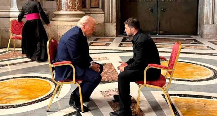 Trump, Zelenskyy se encuentran uno a uno en el Vaticano antes del funeral de Pope