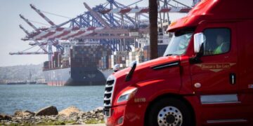 Trump ordena a todos los camioneros que sean competentes en hablar, leyendo inglés