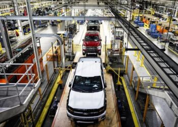 Trump para aliviar el impacto arancelario en los fabricantes de automóviles estadounidenses, dice Lutnick