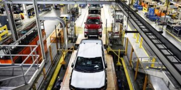 Trump para aliviar el impacto arancelario en los fabricantes de automóviles estadounidenses, dice Lutnick