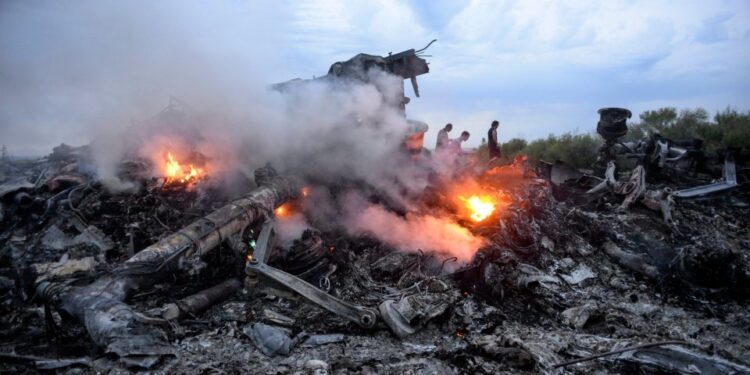 Escombros del choque de vuelo 17 de Malaysia Airlines.