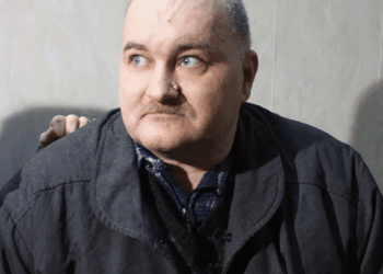 Retrato de un hombre con una chaqueta oscura.