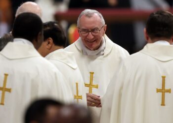 Cardenal Pietro Parolin en una misa en la Basílica de San Pedro.