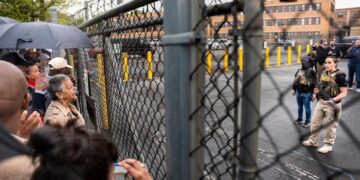 DHS dice que los demócratas de la Cámara y los manifestantes 'asaltaron el Centro de detención de hielo