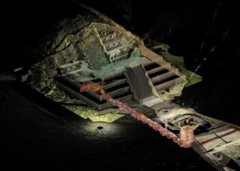 Escaneo 3D de un túnel que conduce a posibles tumbas reales debajo del templo Quetzalcoatl en Teotihuacan.