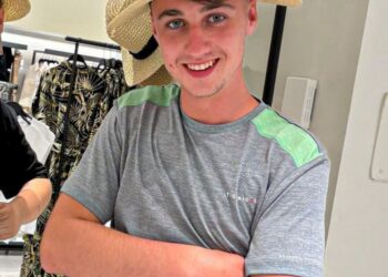 Foto de Jay Slater, un adolescente británico desaparecido.