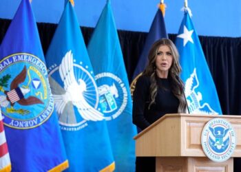 El administrador de Trump dice que pagará a los inmigrantes ilegales $ 1,000 a uno mismo