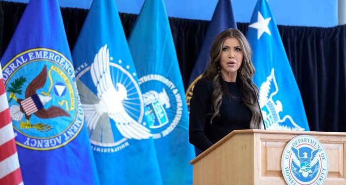 El administrador de Trump dice que pagará a los inmigrantes ilegales $ 1,000 a uno mismo