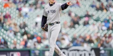 Max Fried #54 de los señala los Yankees de Nueva York en los Tigres de Detroit en la parte inferior de la séptima entrada en Comerica Park en Detroit, Mich., El 09 de abril de 2025. (Nic Antaya/Getty Images)