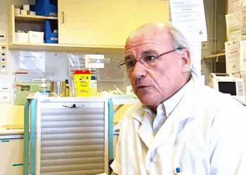 Joël Le Scouarnec, ex cirujano, en juicio por agresión sexual.