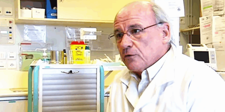 Joël Le Scouarnec, ex cirujano, en juicio por agresión sexual.