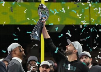 El éxito del entrenador de recompensa de los Eagles Nick Sirianni con una extensión de contrato