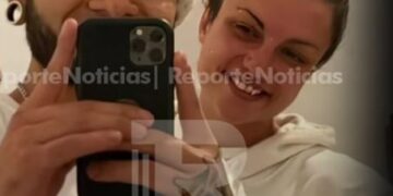 Selfie de Piero Villanueva y Hannah Almond.