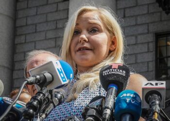 Virginia Giuffre en una conferencia de prensa.