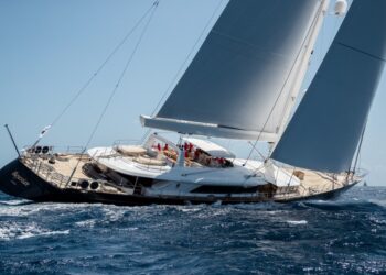 El yate bayesiano en la regata de cubo St Barths.