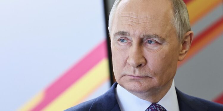 Vladimir Putin en el Museo de la Victoria en Moscú.