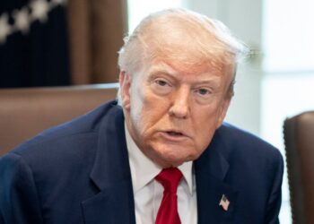 Presidente Trump en una reunión del gabinete.