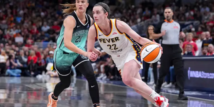 Fiebre estrella Caitlin Clark al menos 2 semanas con la tensión quads izquierda