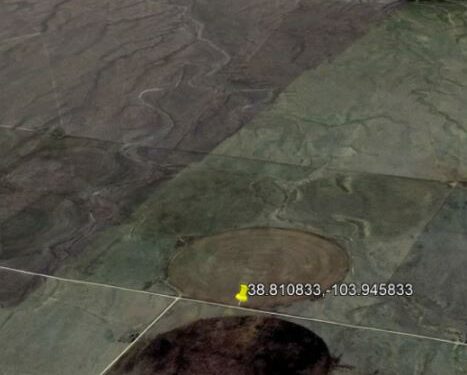 Vista aérea de tierras de cultivo con patrones circulares.