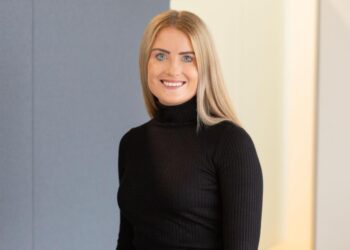 Foto de Simone White, una abogada británica.