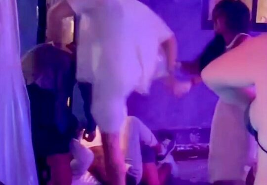 Una pelea en un bar en Tailandia.