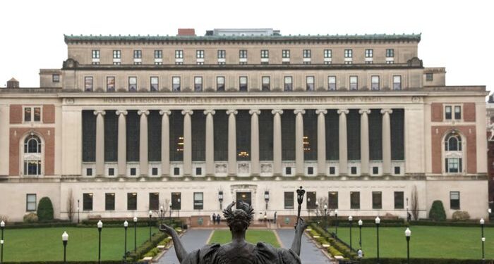 La Universidad de Columbia despide a casi 180 empleados después de las revocaciones federales de subvenciones