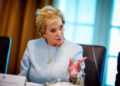 La secretaria de educación, Linda McMahon, habla durante una reunión del gabinete en la Casa Blanca el 30 de abril de 2025, en Washington, DC