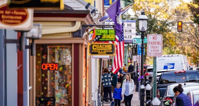 Las pequeñas empresas cambian de estrategias, superan las expectativas de los ingresos en medio de presiones económicas continuas