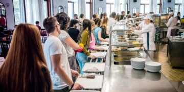 Leche, ciencia y almuerzos escolares: una batalla sobre lo que comen los niños