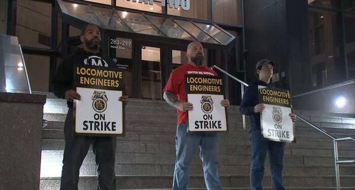 Los ingenieros de trenes de Nueva Jersey se huelen, deteniendo el servicio en el área de la ciudad de Nueva York