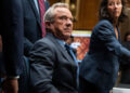 El Secretario del HHS, Robert F. Kennedy Jr., llega para testificar durante una audiencia del Comité de Salud, Educación, Laboramiento y Pensiones del Senado en el edificio de Dirksen el 14 de mayo de 2025.