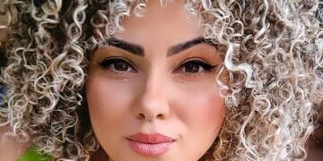 Retrato de Amanda Caroline de Almeida.