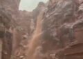 Inundación repentina en Petra, Jordania, forzando la evacuación turística.
