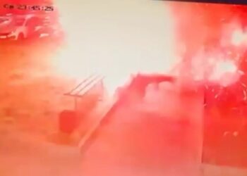 Imágenes de la cámara de seguridad de una explosión.