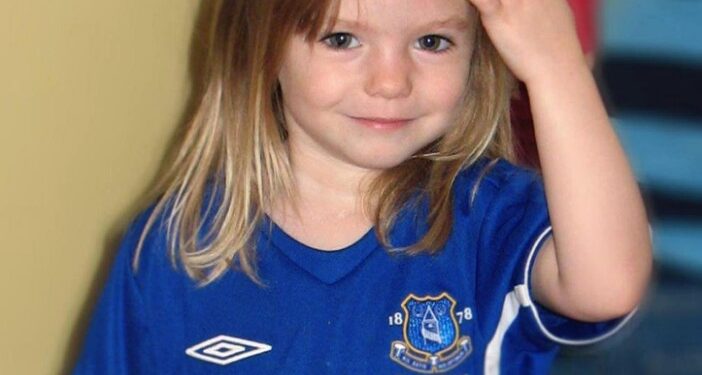 Foto de Madeleine McCann con una camiseta de Everton Soccer.
