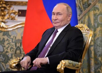 Vladimir Putin en un traje.